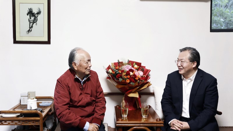 范波走訪看望蘇州市部分老領導